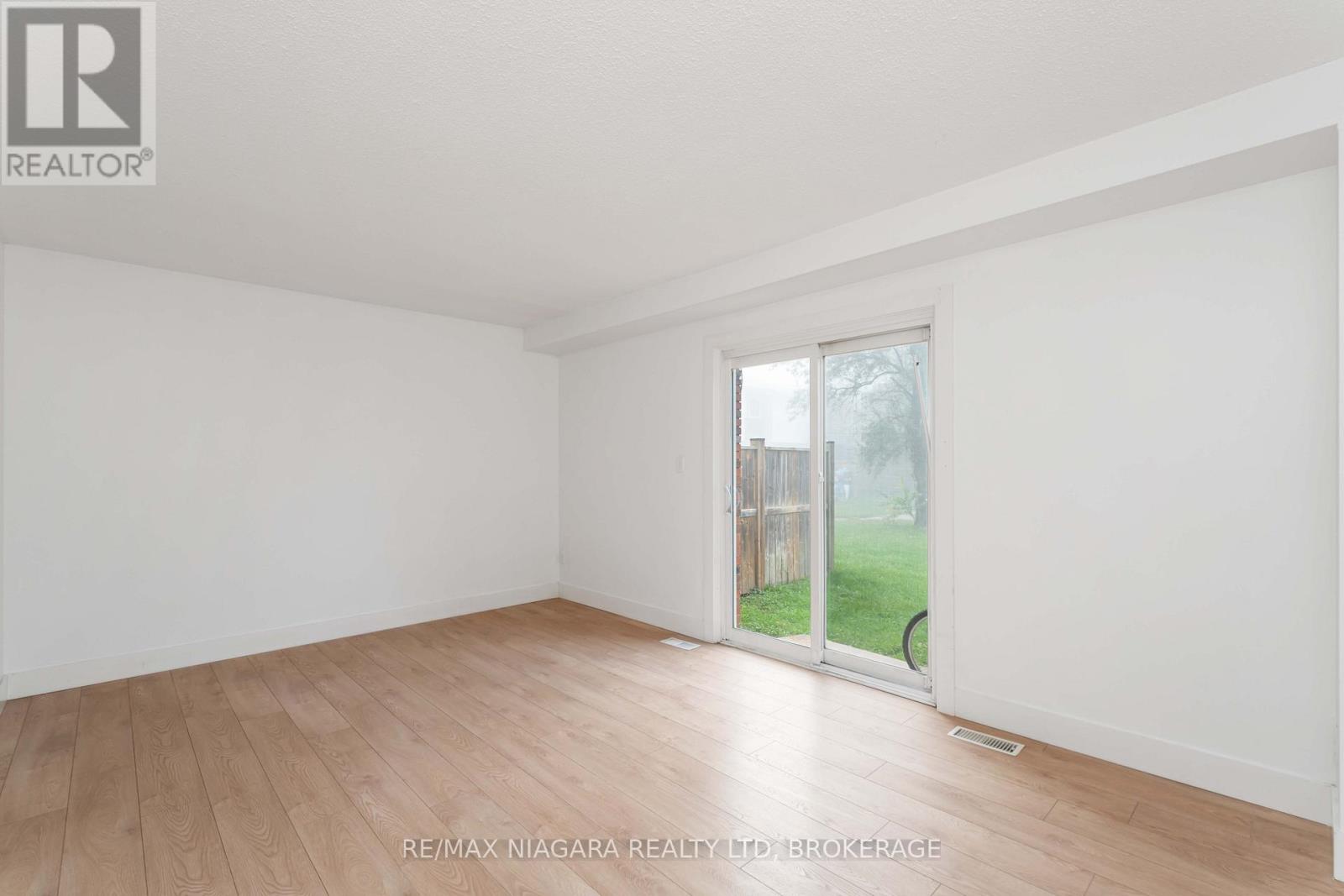 112 - 100 Brownleigh Avenue, Welland, Ontario  L3B 5V8 - Photo 14 - X12521650