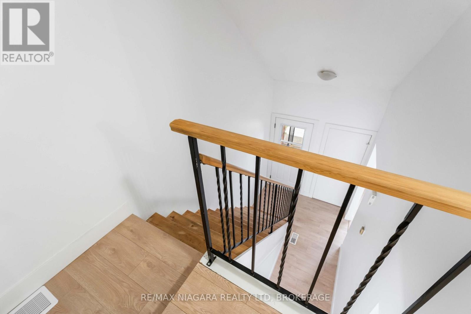 112 - 100 Brownleigh Avenue, Welland, Ontario  L3B 5V8 - Photo 3 - X12521650