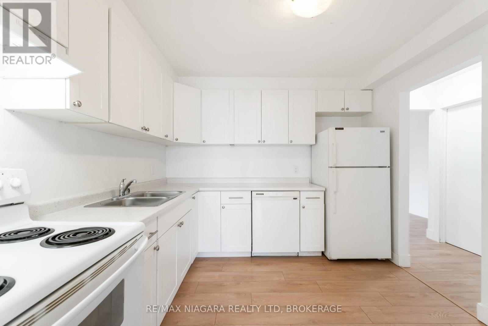 112 - 100 Brownleigh Avenue, Welland, Ontario  L3B 5V8 - Photo 7 - X12521650