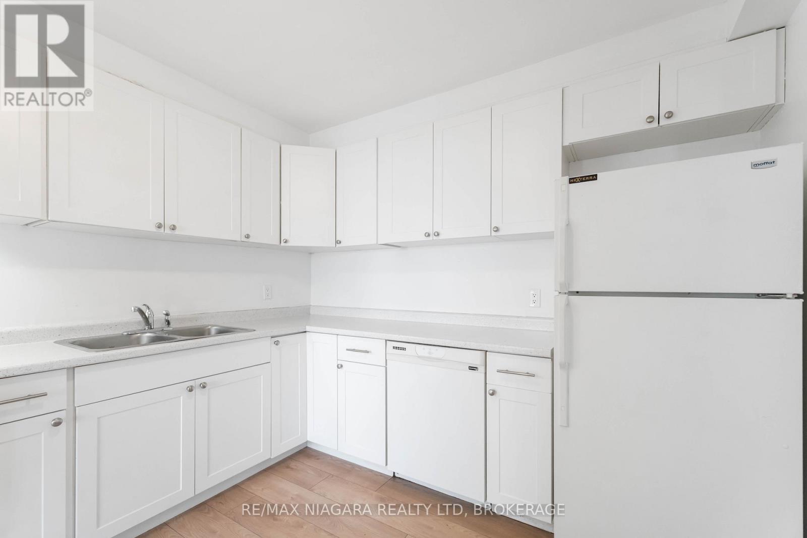 112 - 100 Brownleigh Avenue, Welland, Ontario  L3B 5V8 - Photo 8 - X12521650