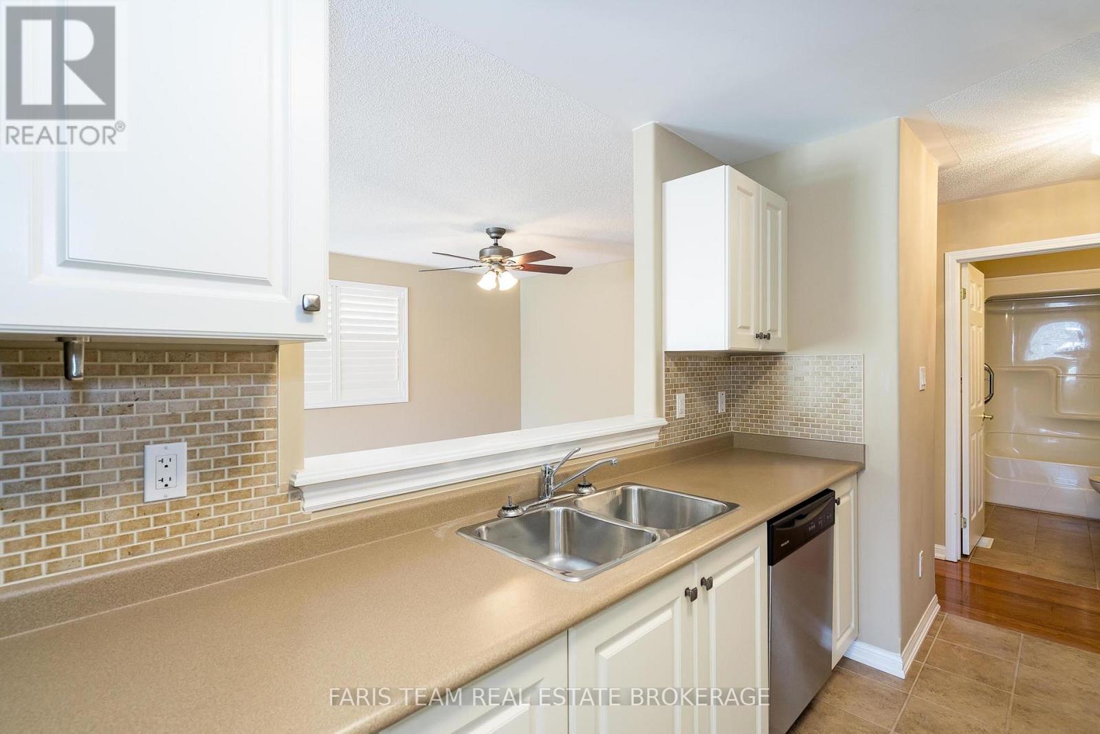 18 - 318 Little Avenue, Barrie, Ontario  L4N 2Z6 - Photo 6 - S12521274