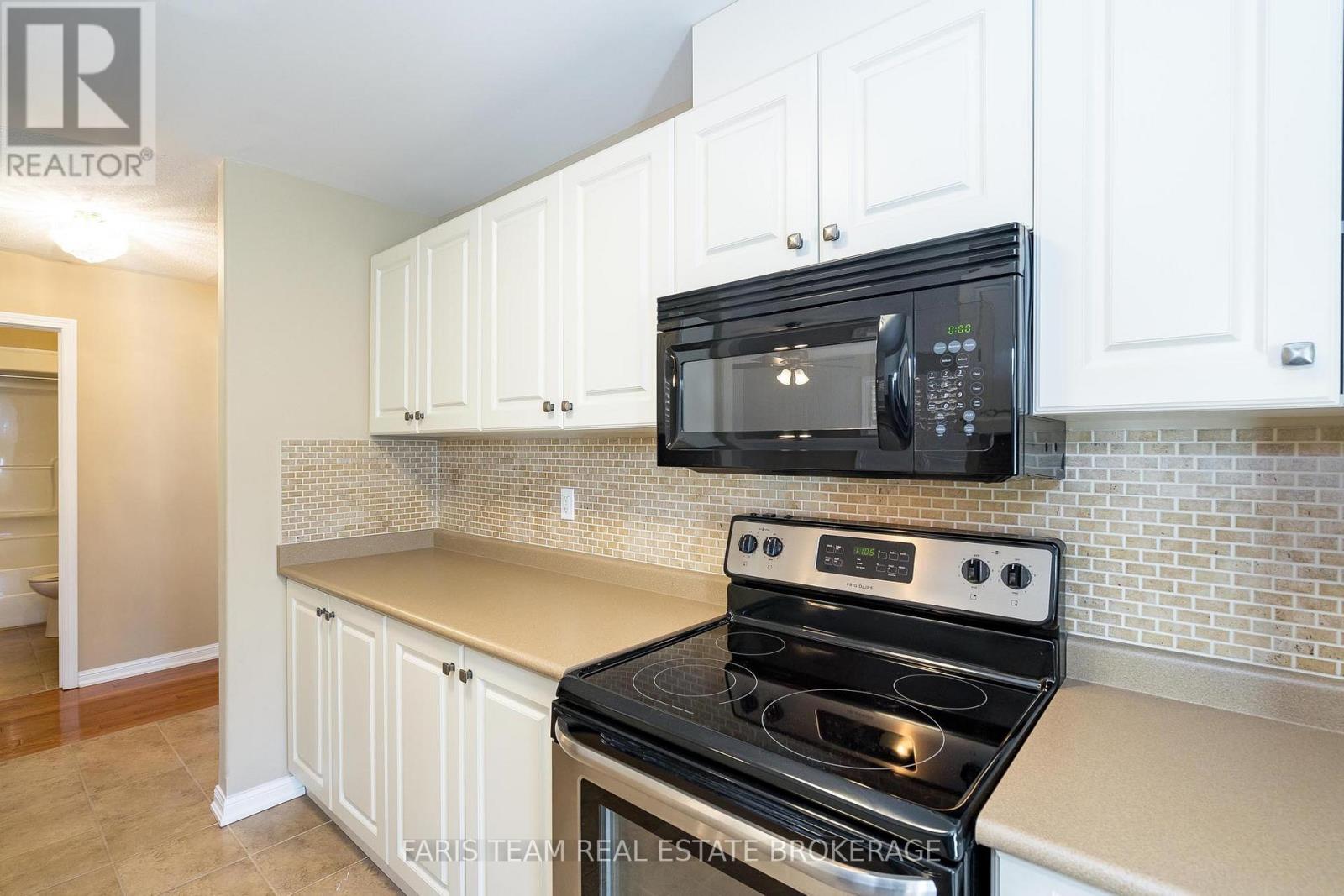 18 - 318 Little Avenue, Barrie, Ontario  L4N 2Z6 - Photo 7 - S12521274