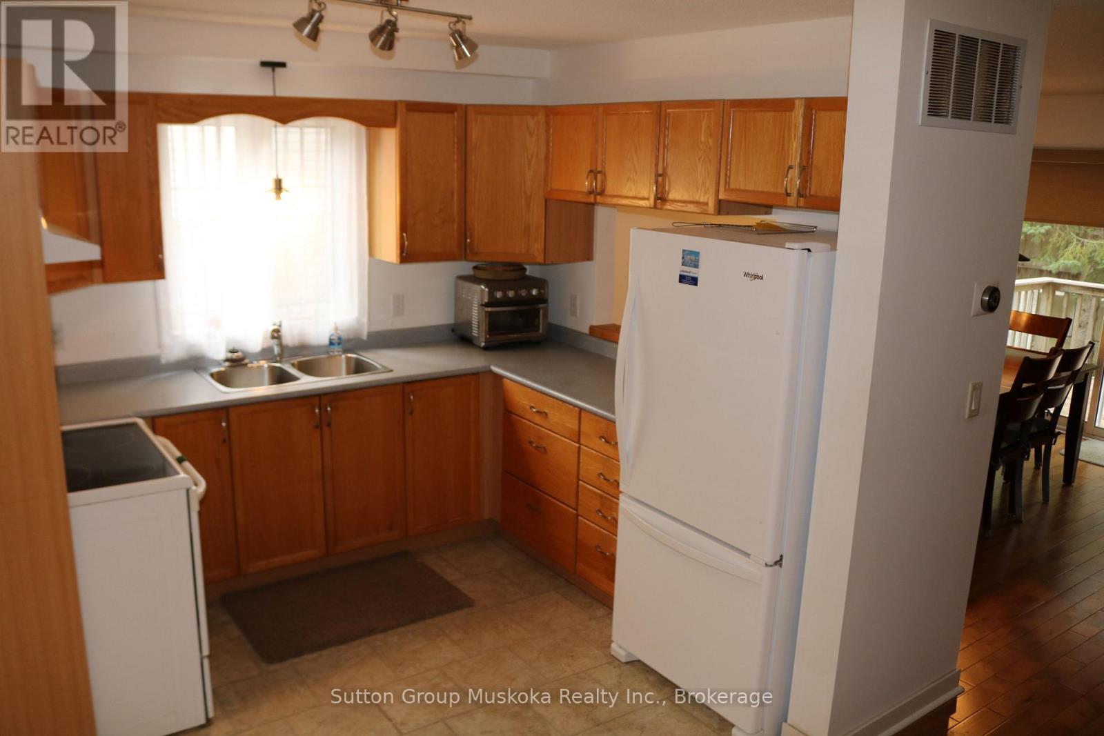 B1 - 20 Dairy Lane, Huntsville, Ontario P1H 2L1 - Photo 10 - X12521398