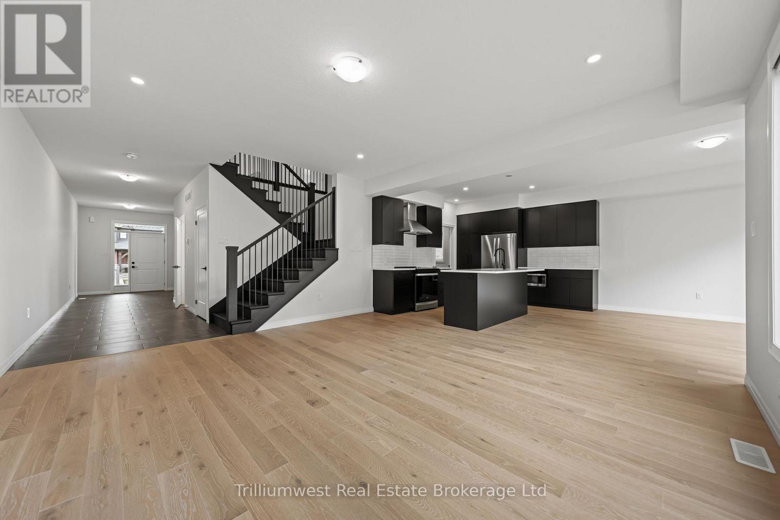 107 Harrison Street, Centre Wellington, Ontario N0B 1S0 - Photo 6 - X12521628