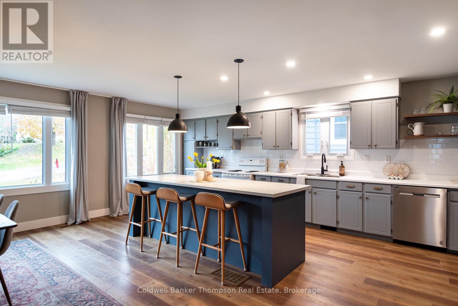 12 Cora Street W, Huntsville, Ontario P1H 1V7 - Photo 2 - X12521644