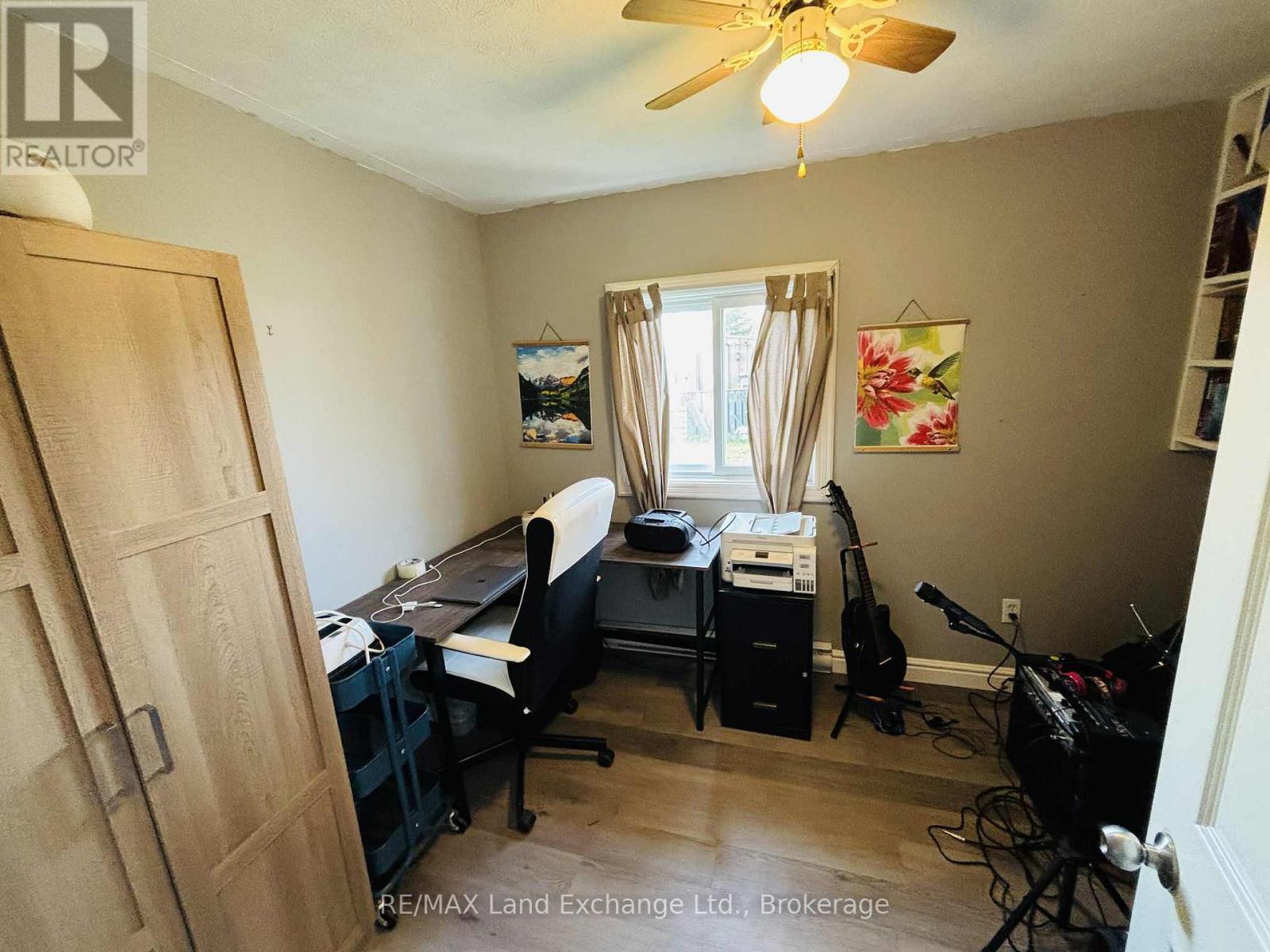 206 Grace Street E, Georgian Bluffs, Ontario N0H 2N0 - Photo 12 - X12521660