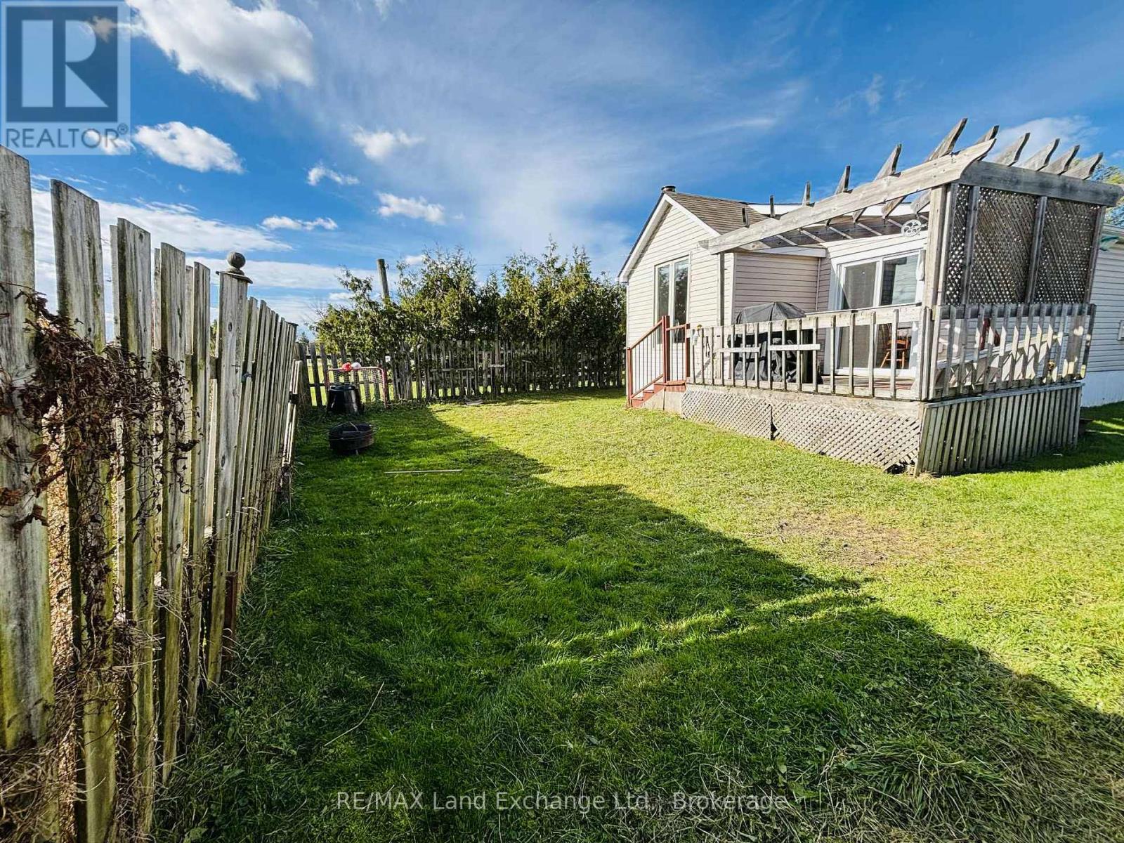 206 Grace Street E, Georgian Bluffs, Ontario N0H 2N0 - Photo 20 - X12521660