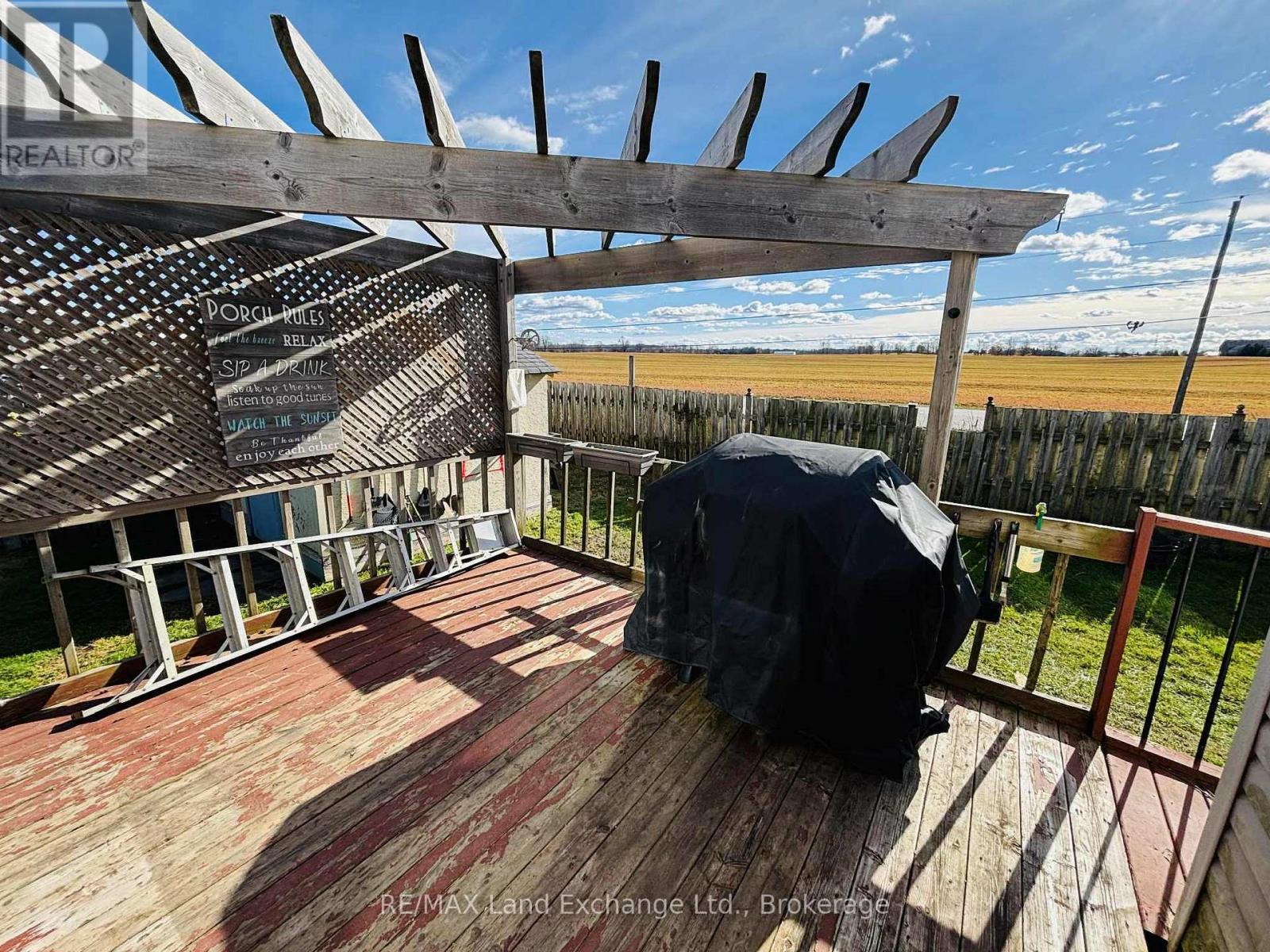 206 Grace Street E, Georgian Bluffs, Ontario N0H 2N0 - Photo 23 - X12521660