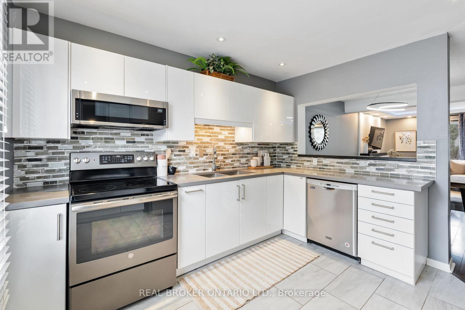 70 - 2440 Bromsgrove Road, Mississauga, Ontario L5J 4J7 - Photo 23 - W12521210