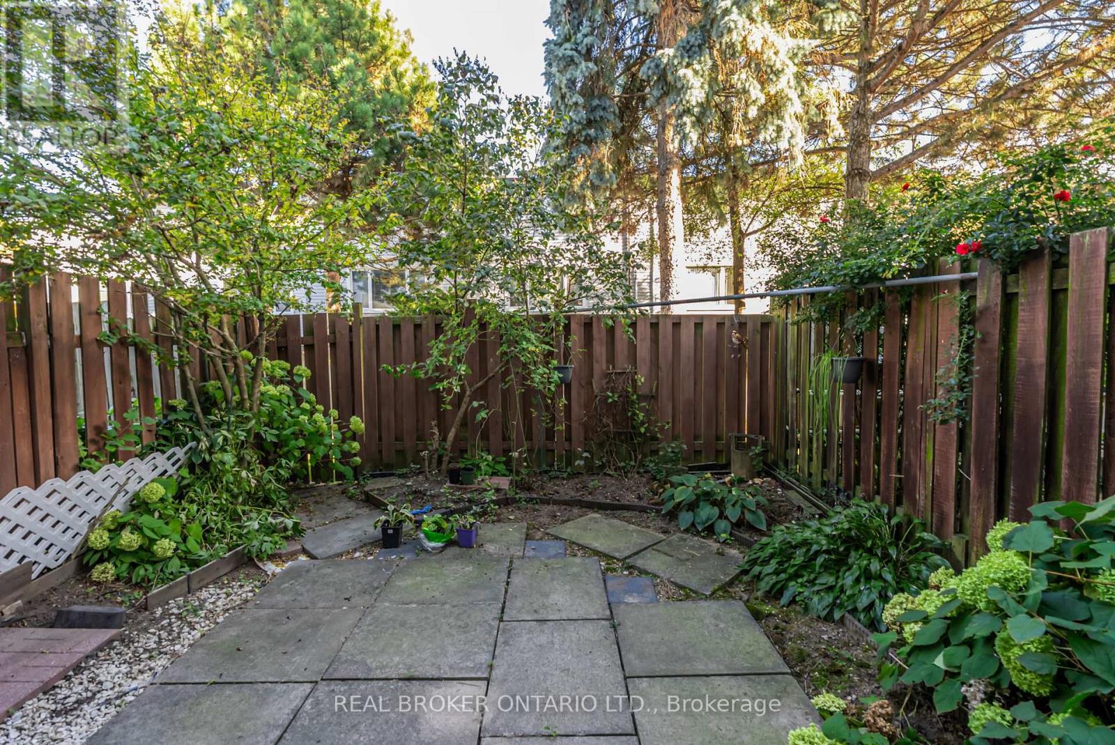 70 - 2440 Bromsgrove Road, Mississauga, Ontario L5J 4J7 - Photo 39 - W12521210