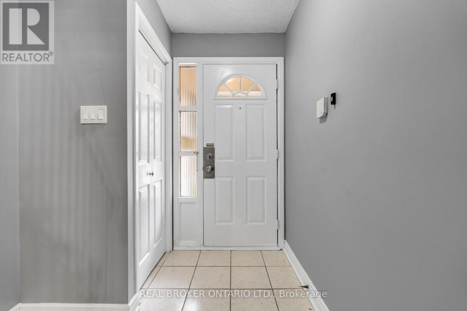 70 - 2440 Bromsgrove Road, Mississauga, Ontario L5J 4J7 - Photo 6 - W12521210