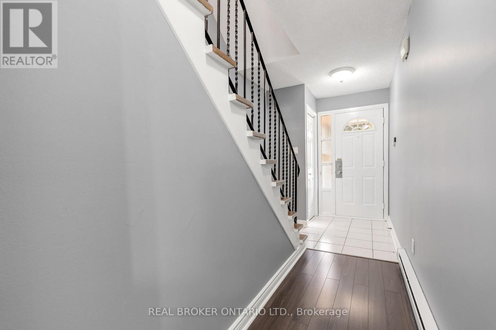 70 - 2440 Bromsgrove Road, Mississauga, Ontario L5J 4J7 - Photo 8 - W12521210