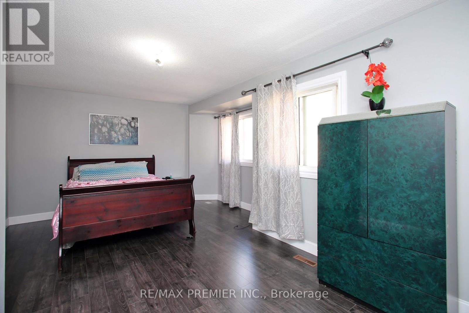 70 Gilgorm Road, Brampton, Ontario  L6X 4P5 - Photo 19 - W12521212