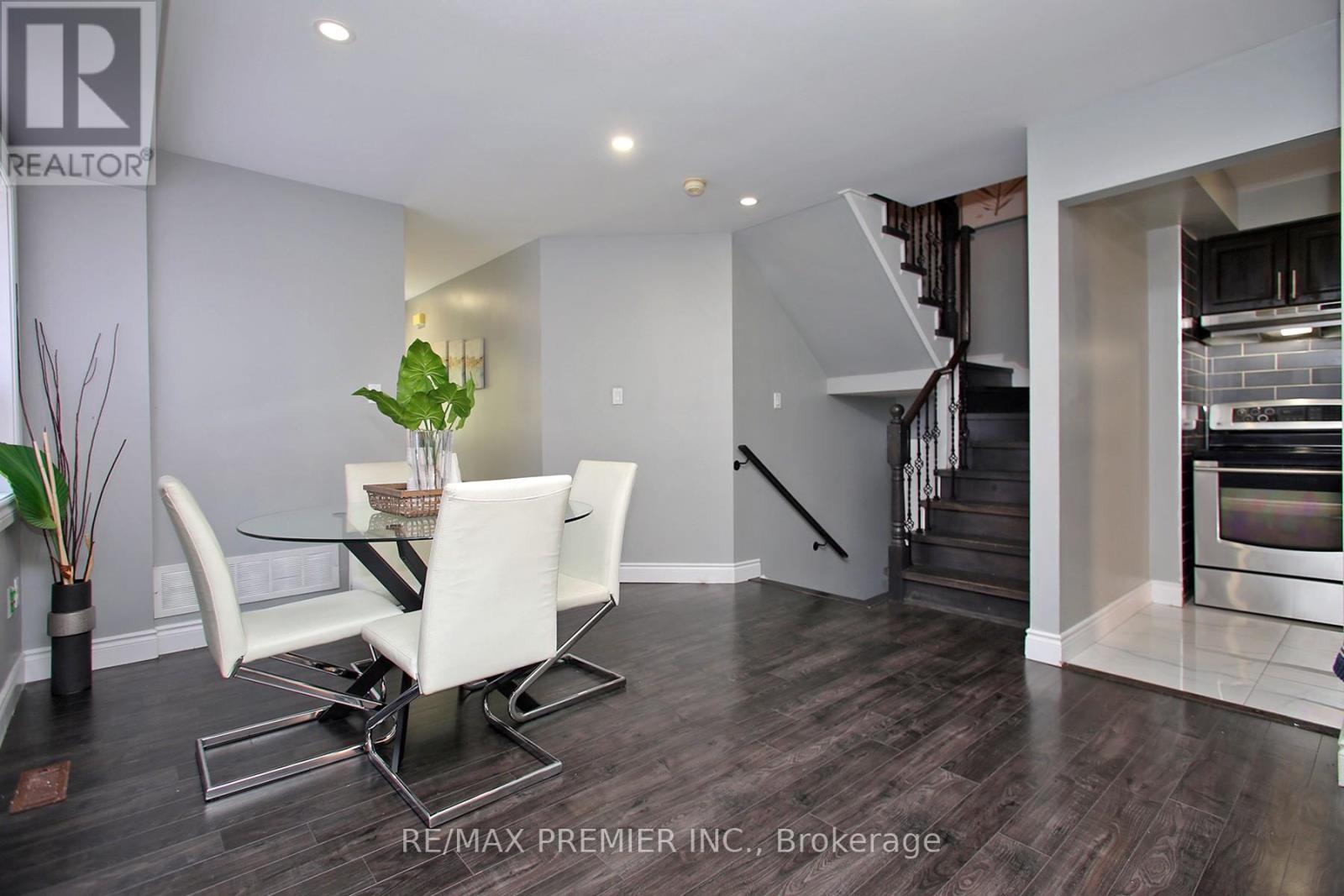 70 Gilgorm Road, Brampton, Ontario  L6X 4P5 - Photo 5 - W12521212