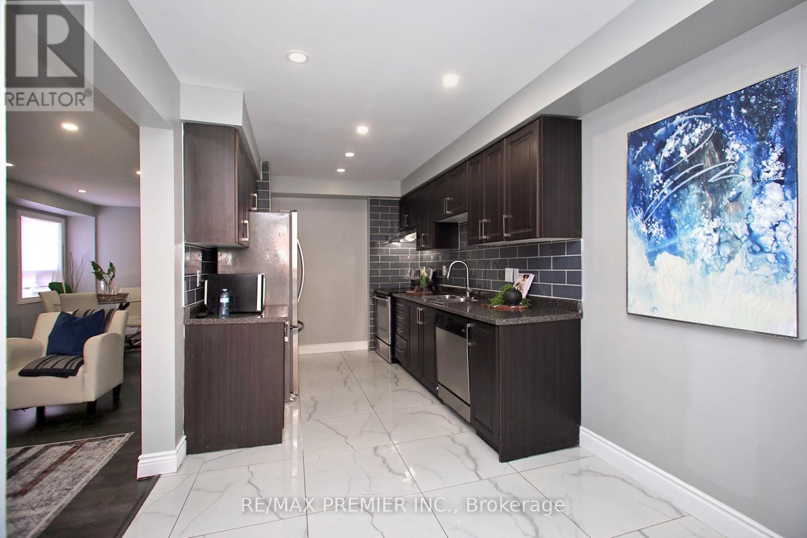 70 Gilgorm Road, Brampton, Ontario  L6X 4P5 - Photo 8 - W12521212