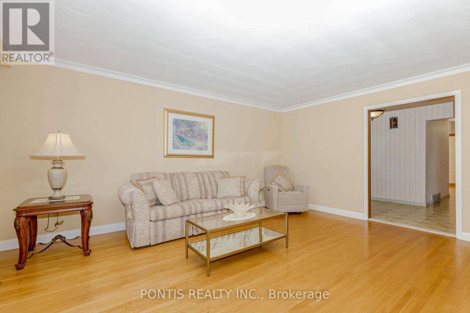 27 Diana Drive, Toronto, Ontario M3M 2W2 - Photo 17 - W12521224