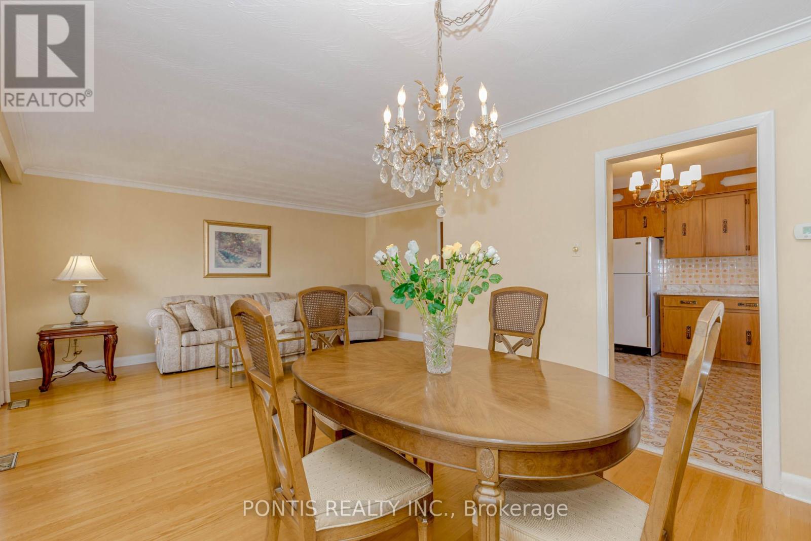 27 Diana Drive, Toronto, Ontario M3M 2W2 - Photo 22 - W12521224