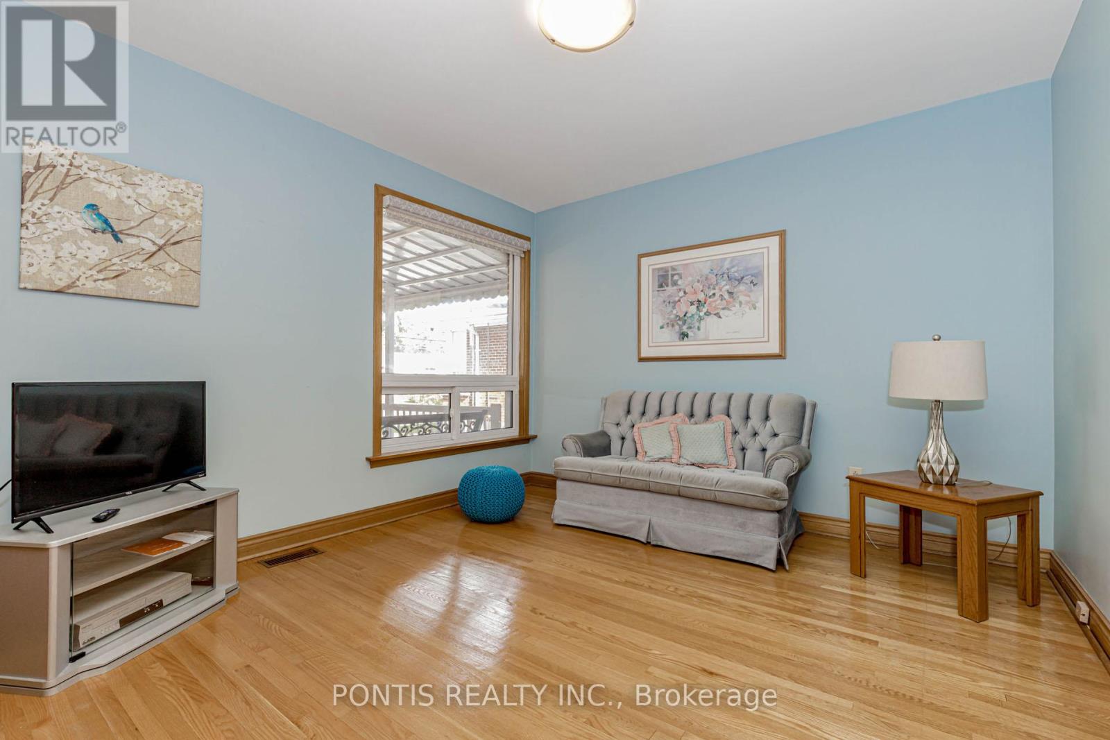 27 Diana Drive, Toronto, Ontario M3M 2W2 - Photo 23 - W12521224