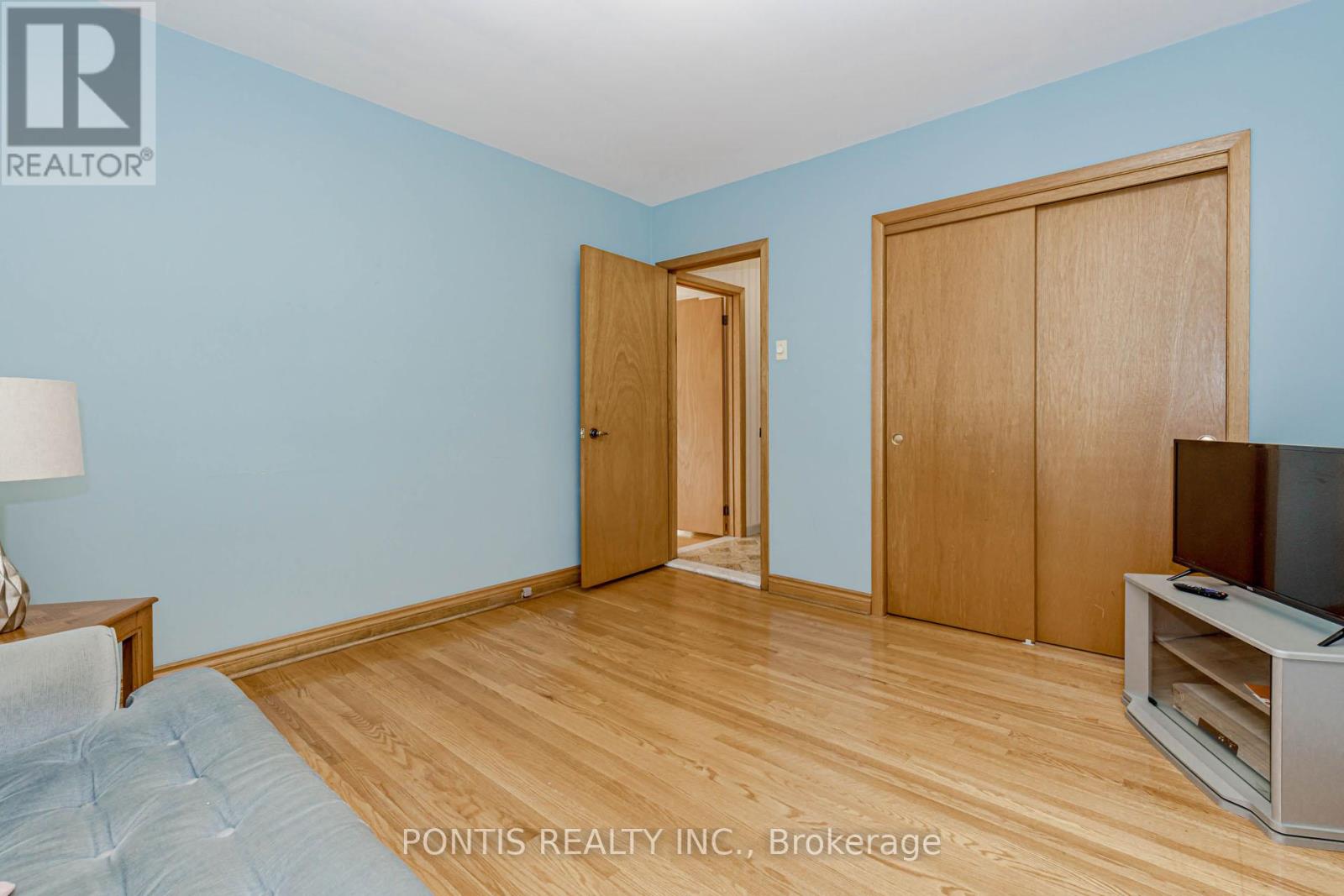 27 Diana Drive, Toronto, Ontario M3M 2W2 - Photo 25 - W12521224