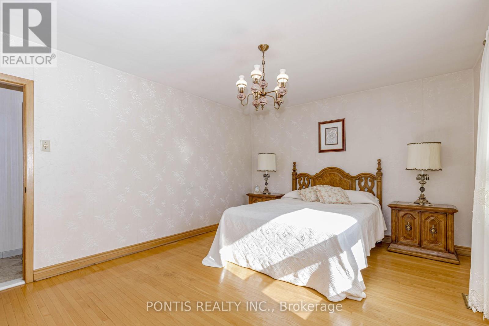 27 Diana Drive, Toronto, Ontario M3M 2W2 - Photo 28 - W12521224