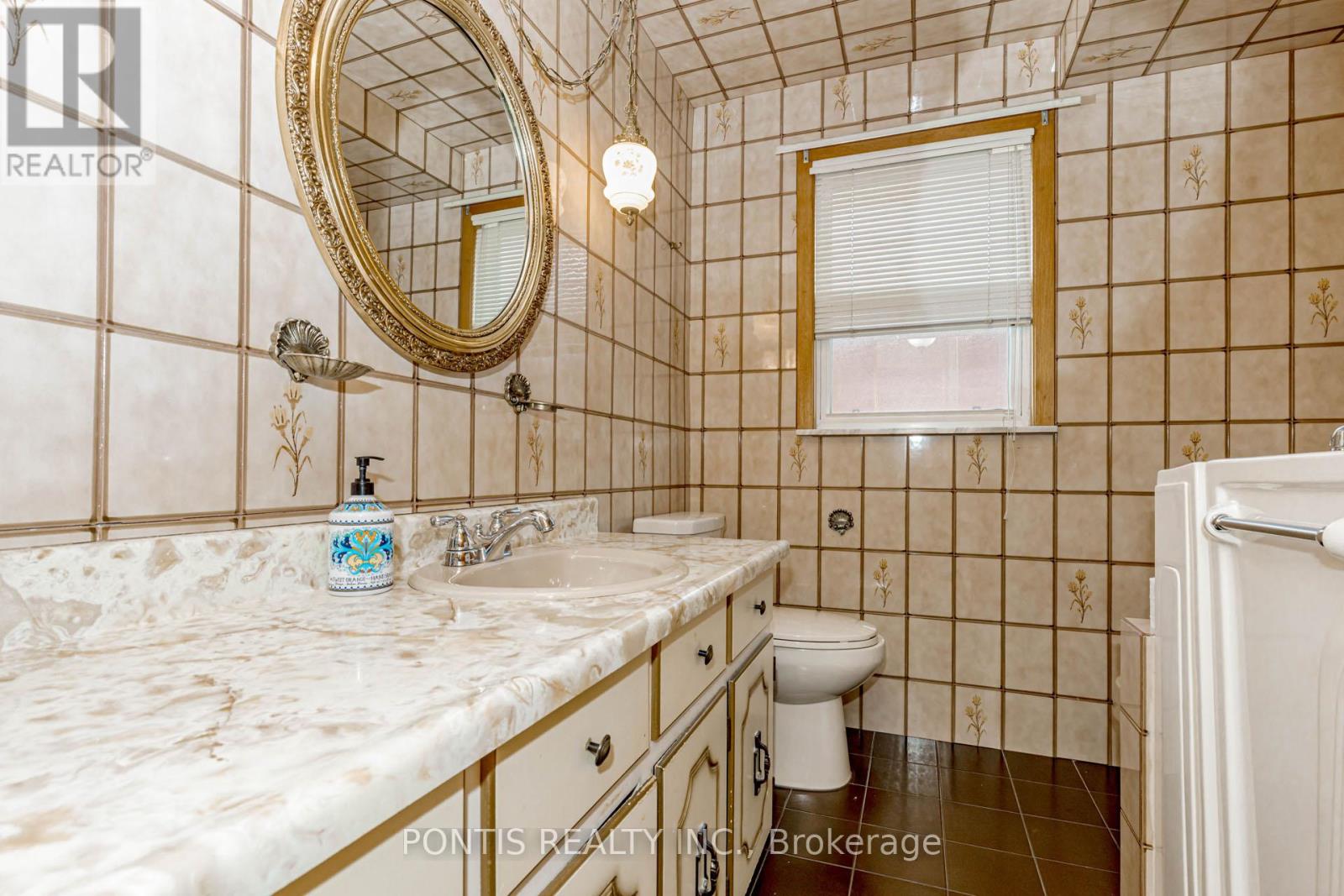 27 Diana Drive, Toronto, Ontario M3M 2W2 - Photo 30 - W12521224