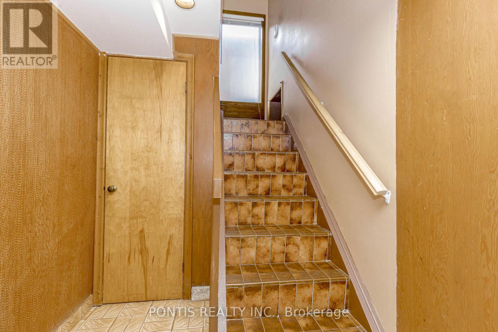 27 Diana Drive, Toronto, Ontario M3M 2W2 - Photo 40 - W12521224