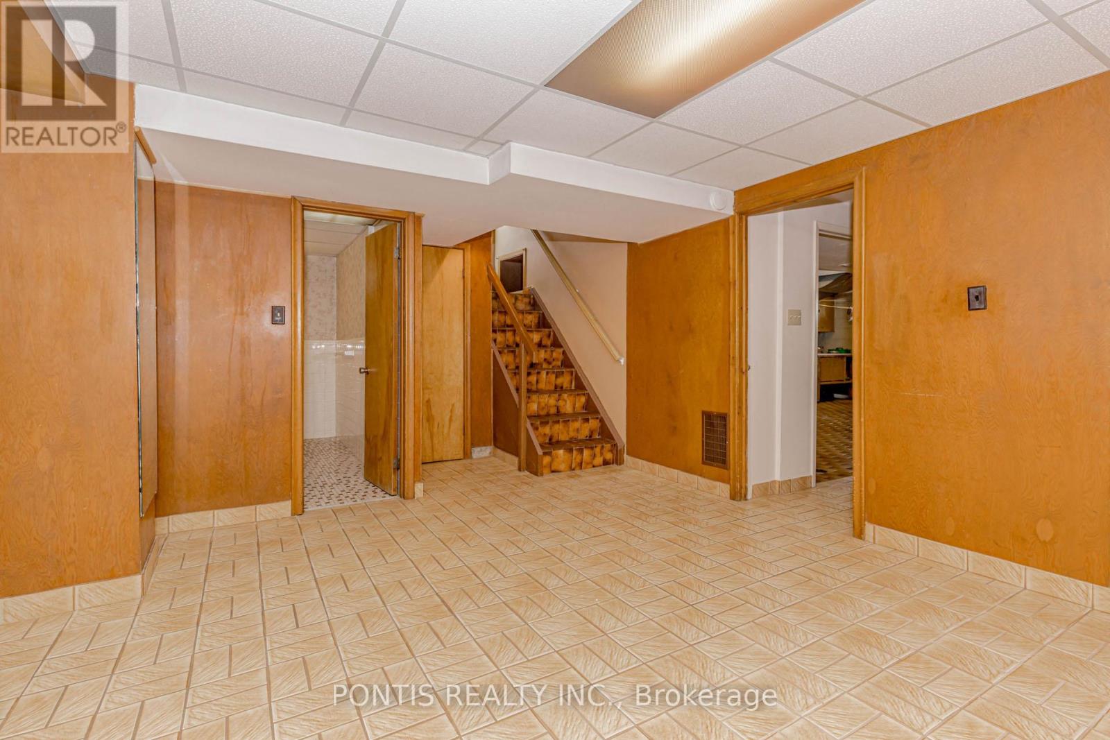 27 Diana Drive, Toronto, Ontario M3M 2W2 - Photo 42 - W12521224