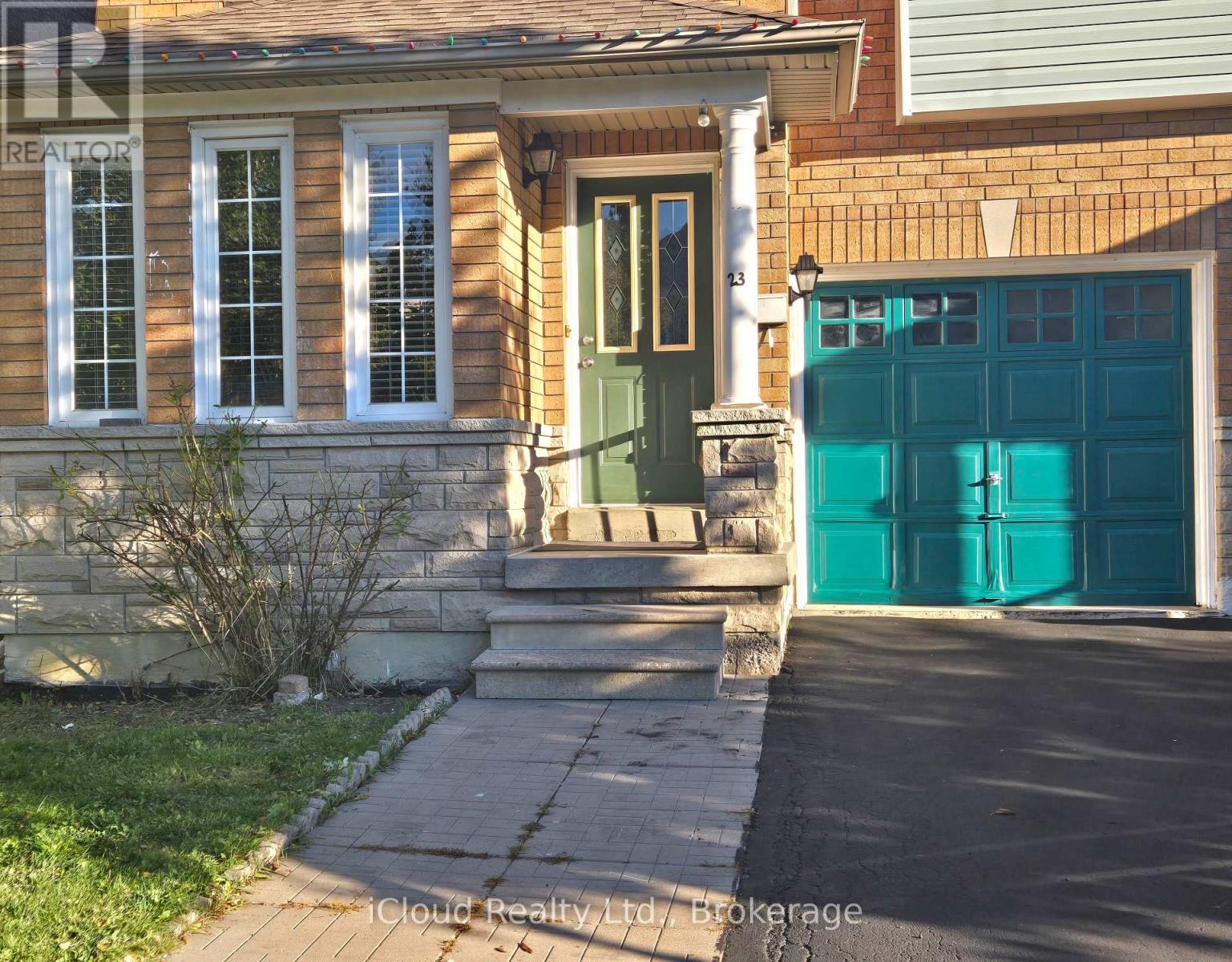 23 Streamside Lane, Brampton, Ontario  L6R 2A9 - Photo 3 - W12521256