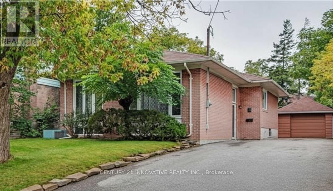 4 HALLOW CRESCENT, Toronto, Ontario