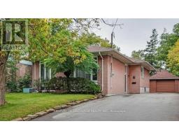 4 HALLOW CRESCENT, Toronto, Ontario