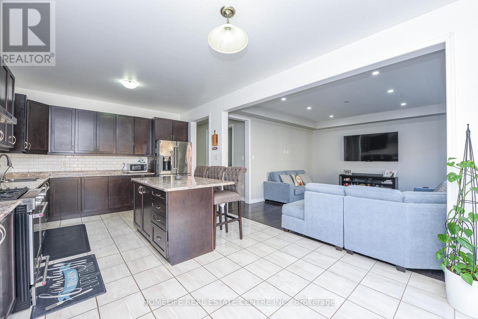 13 Feeder Street, Brampton, Ontario L7A 4T7 - Photo 12 - W12521262