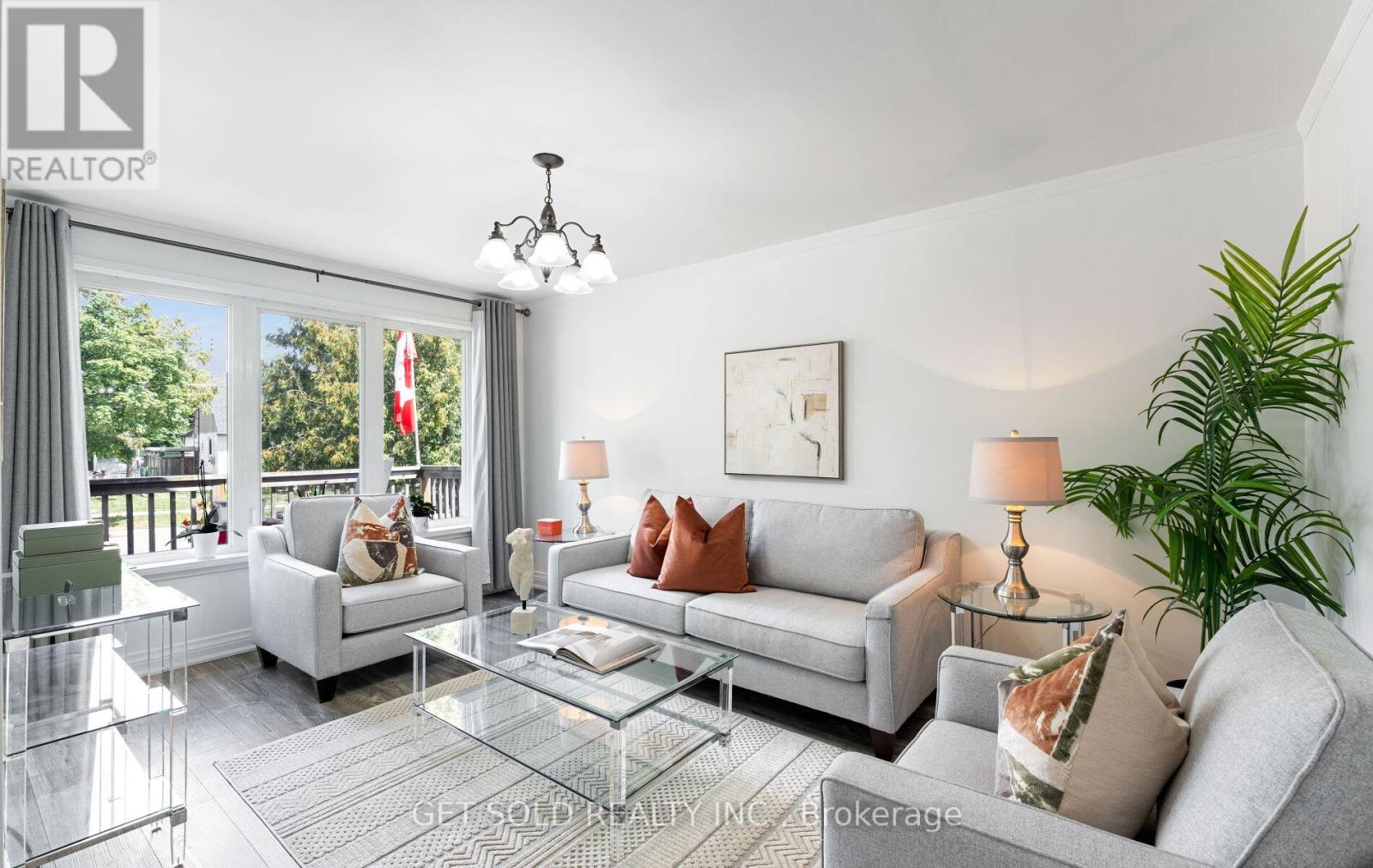 24 HUNTSMOOR ROAD, Toronto, Ontario