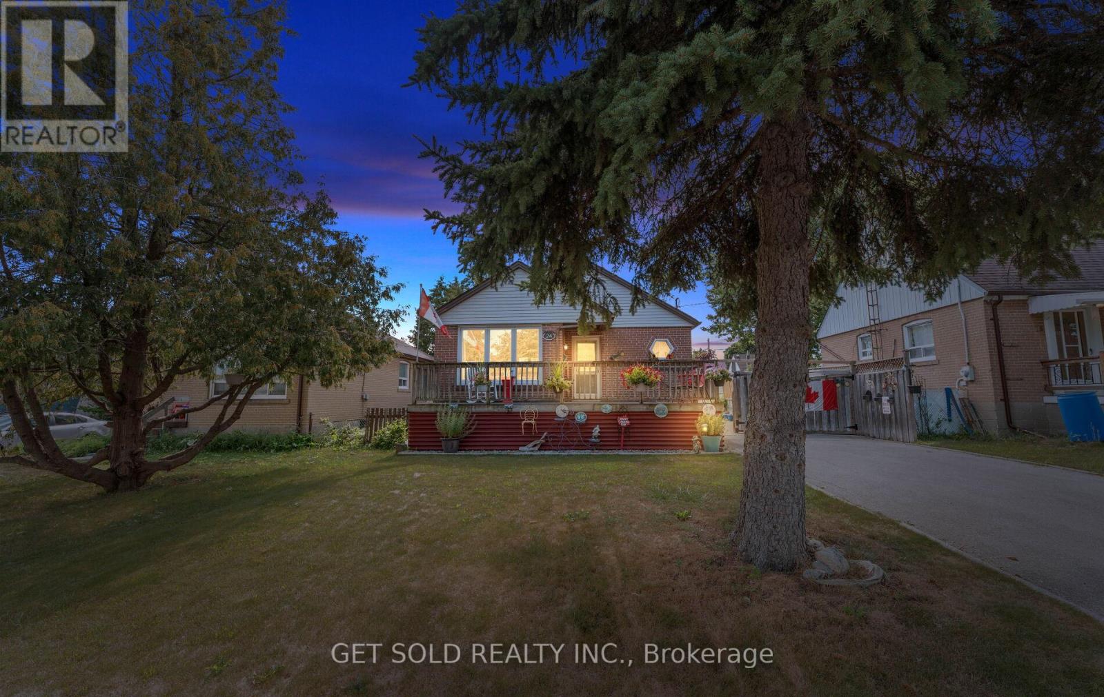 24 Huntsmoor Road, Toronto, Ontario  M9W 3R5 - Photo 3 - W12521286