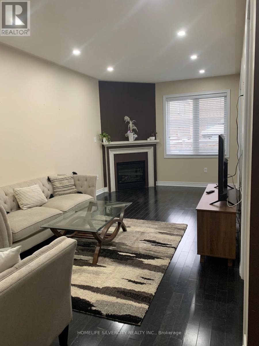 5 Almond Street, Brampton, Ontario  L6P 3W2 - Photo 3 - W12521300