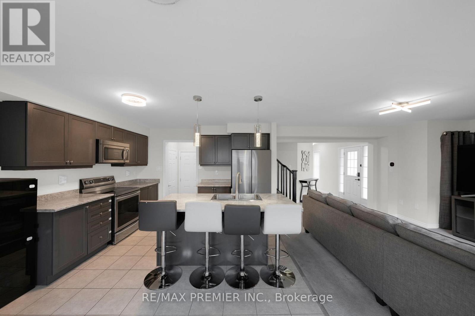 258 Remembrance Road, Brampton, Ontario  L7A 4P4 - Photo 10 - W12521328