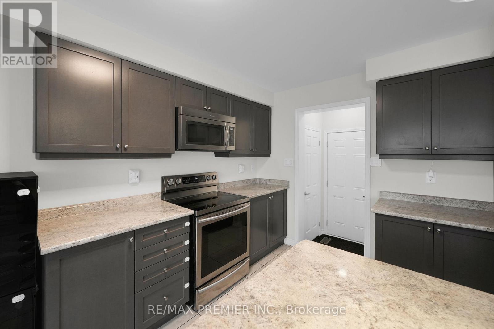 258 Remembrance Road, Brampton, Ontario  L7A 4P4 - Photo 11 - W12521328