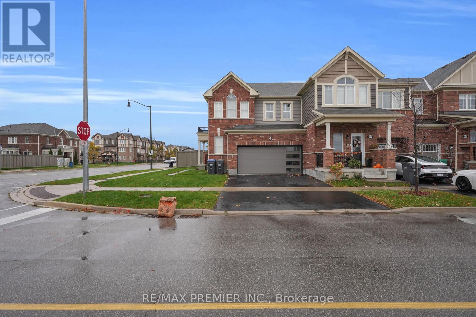 258 Remembrance Road, Brampton, Ontario  L7A 4P4 - Photo 2 - W12521328