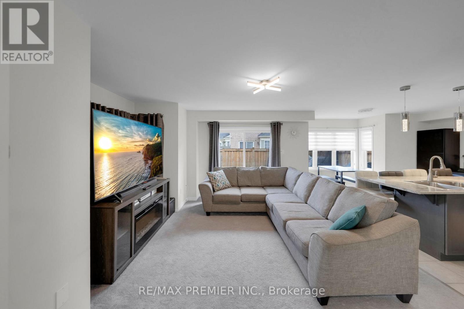 258 Remembrance Road, Brampton, Ontario  L7A 4P4 - Photo 6 - W12521328