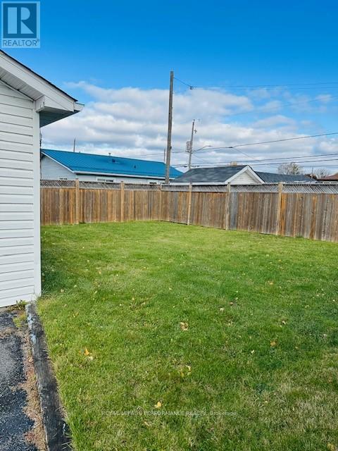 604 Eleventh Street E, Cornwall, Ontario K6H 2Z6 - Photo 3 - X12521534
