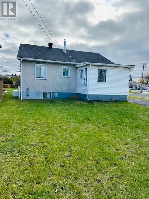 604 Eleventh Street E, Cornwall, Ontario K6H 2Z6 - Photo 4 - X12521534