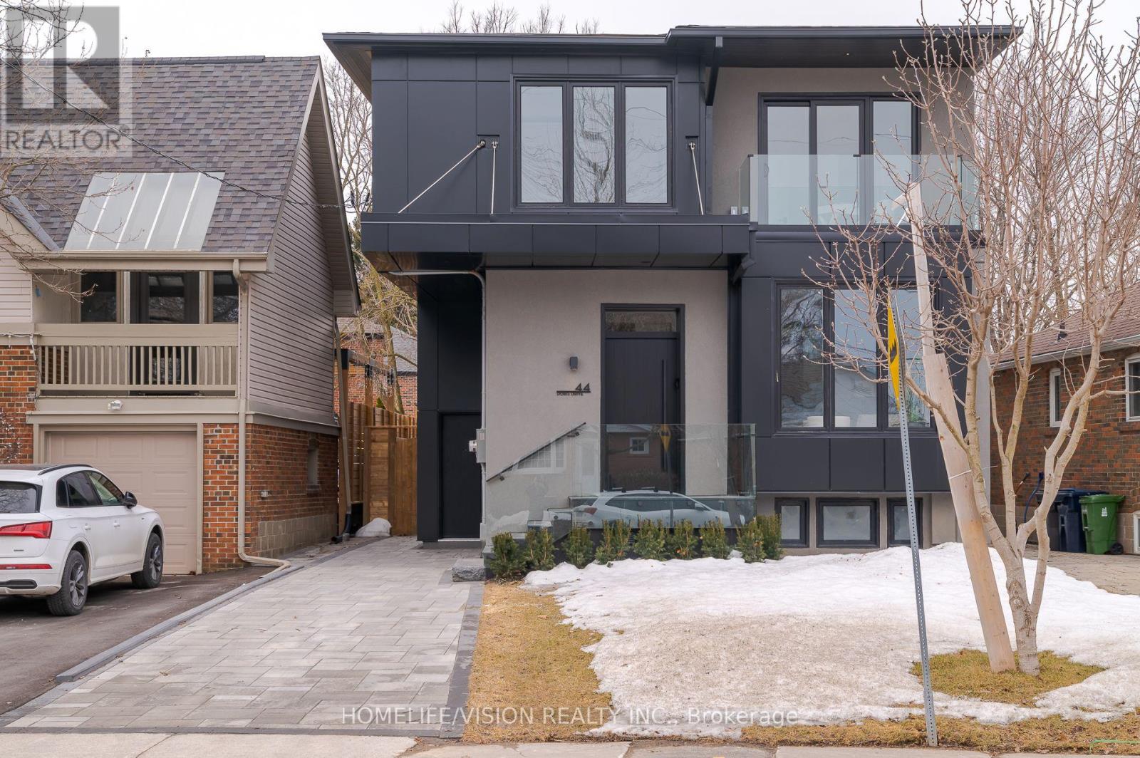 44 Doris Drive, Toronto, Ontario  M4B 3C9 - Photo 4 - E12472726