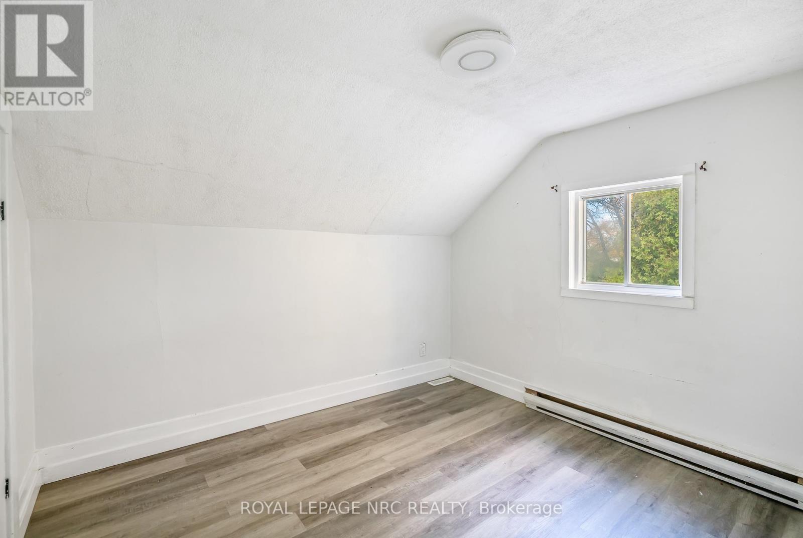 210 Phipps Street, Fort Erie, Ontario L2A 2V5 - Photo 10 - X12509828