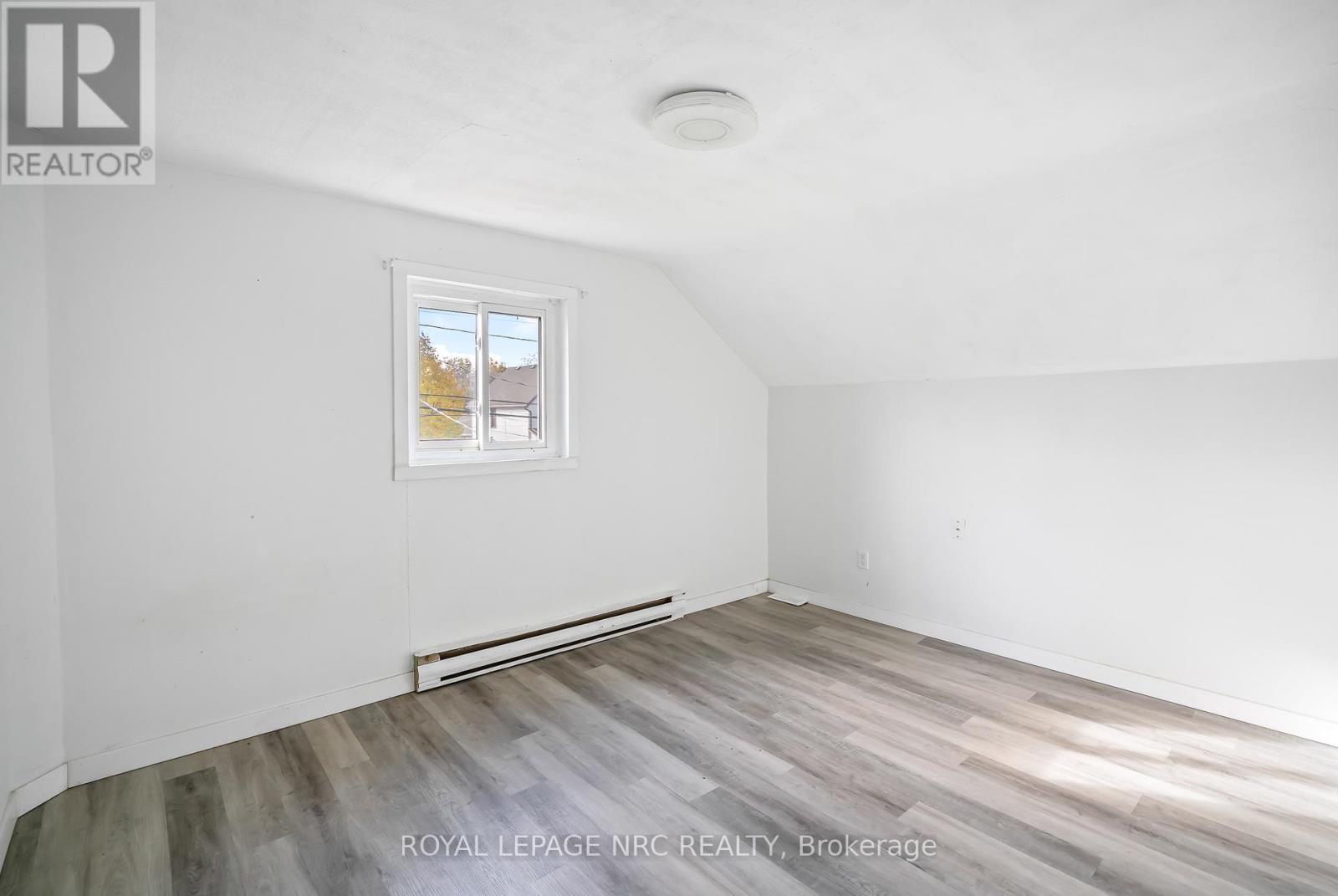 210 Phipps Street, Fort Erie, Ontario L2A 2V5 - Photo 8 - X12509828