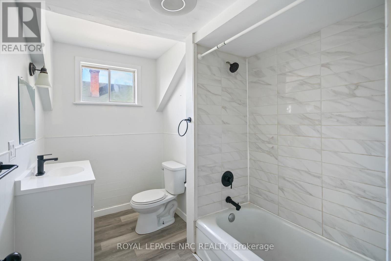 210 Phipps Street, Fort Erie, Ontario L2A 2V5 - Photo 9 - X12509828