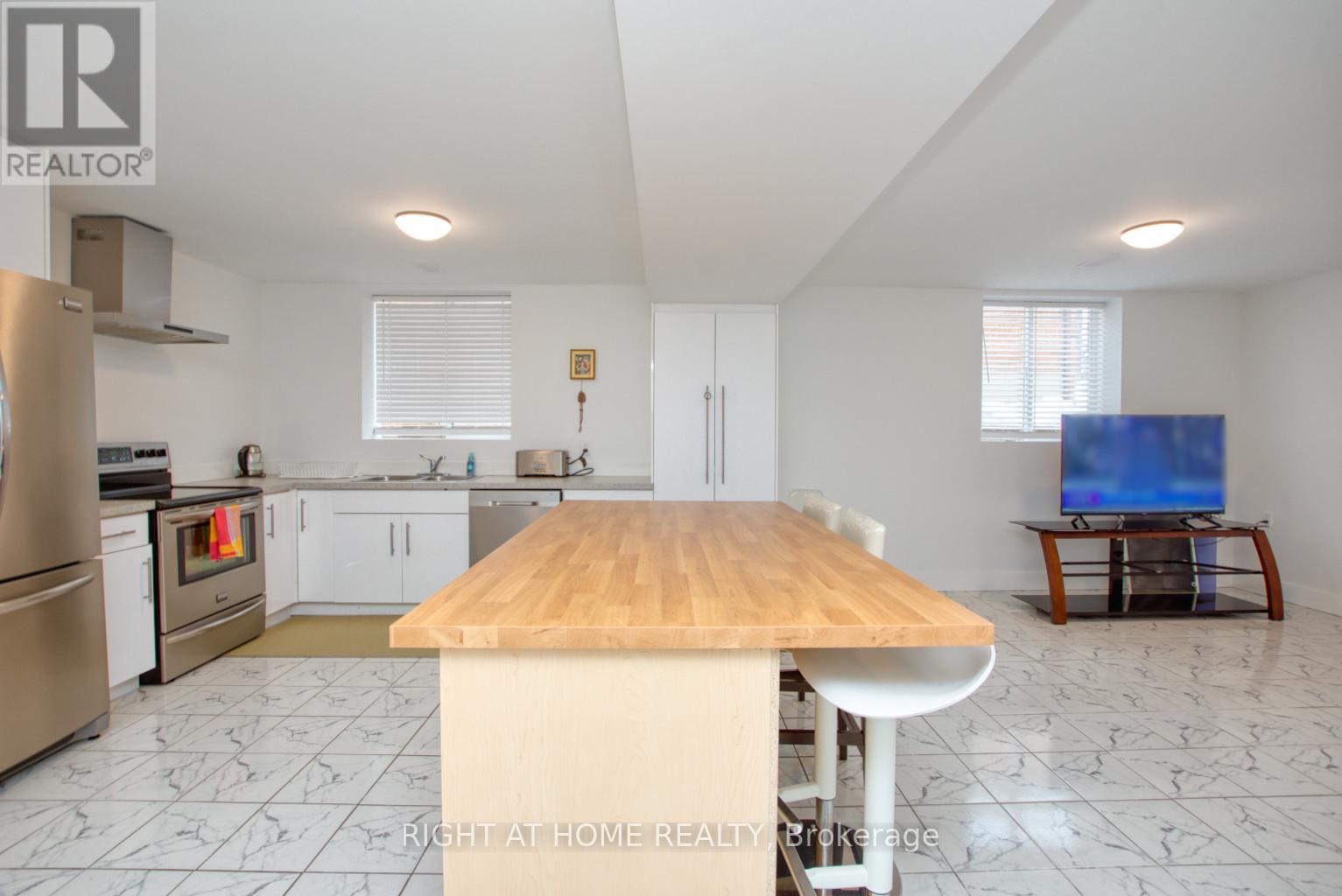 4283 Wilcox Road, Mississauga, Ontario  L4Z 1C3 - Photo 7 - W12519796