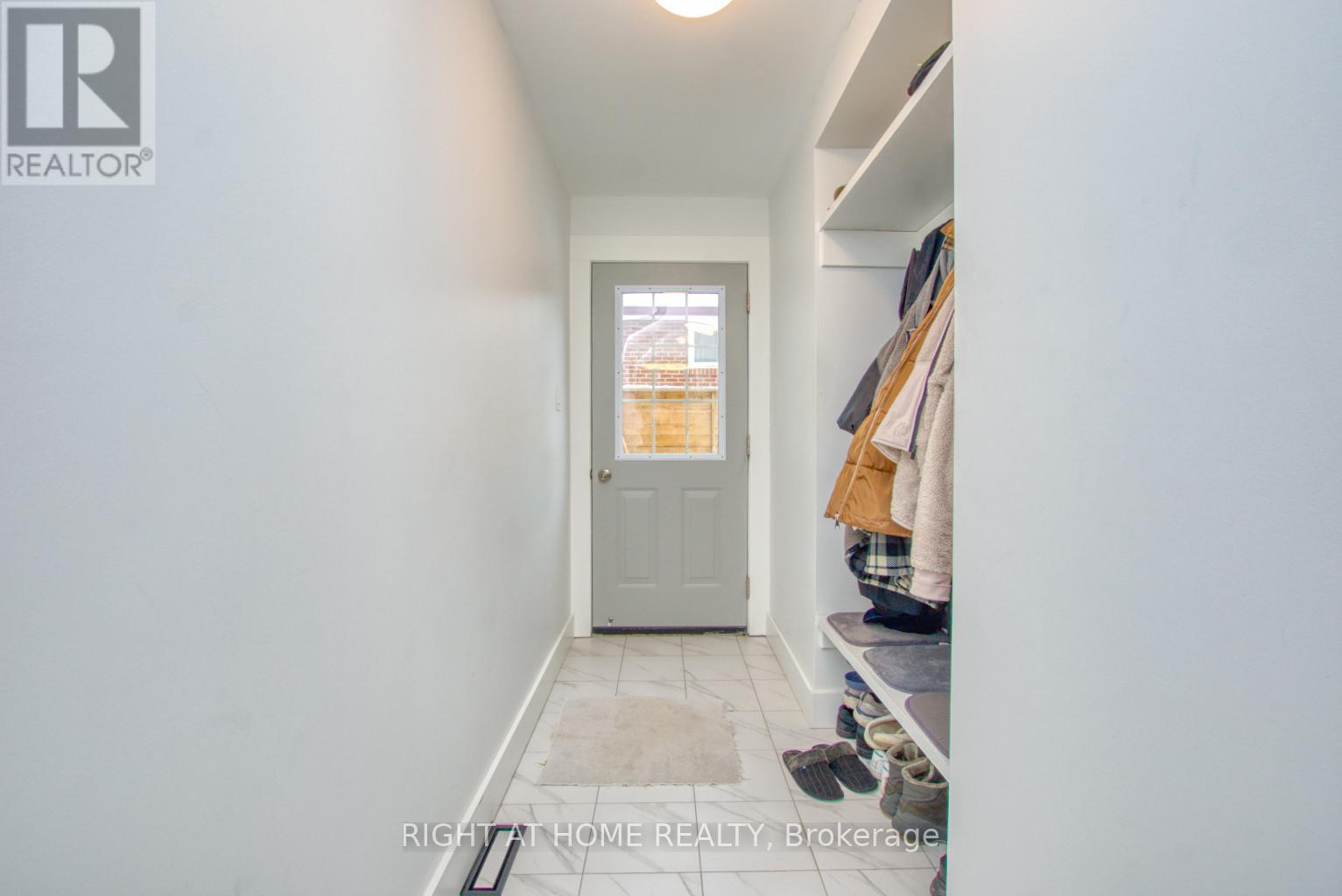 4283 Wilcox Road, Mississauga, Ontario  L4Z 1C3 - Photo 3 - W12519796