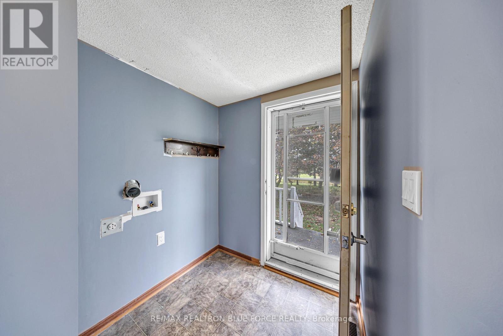 915 Lorraine Road, Port Colborne, Ontario  L3K 5V3 - Photo 15 - X12521252