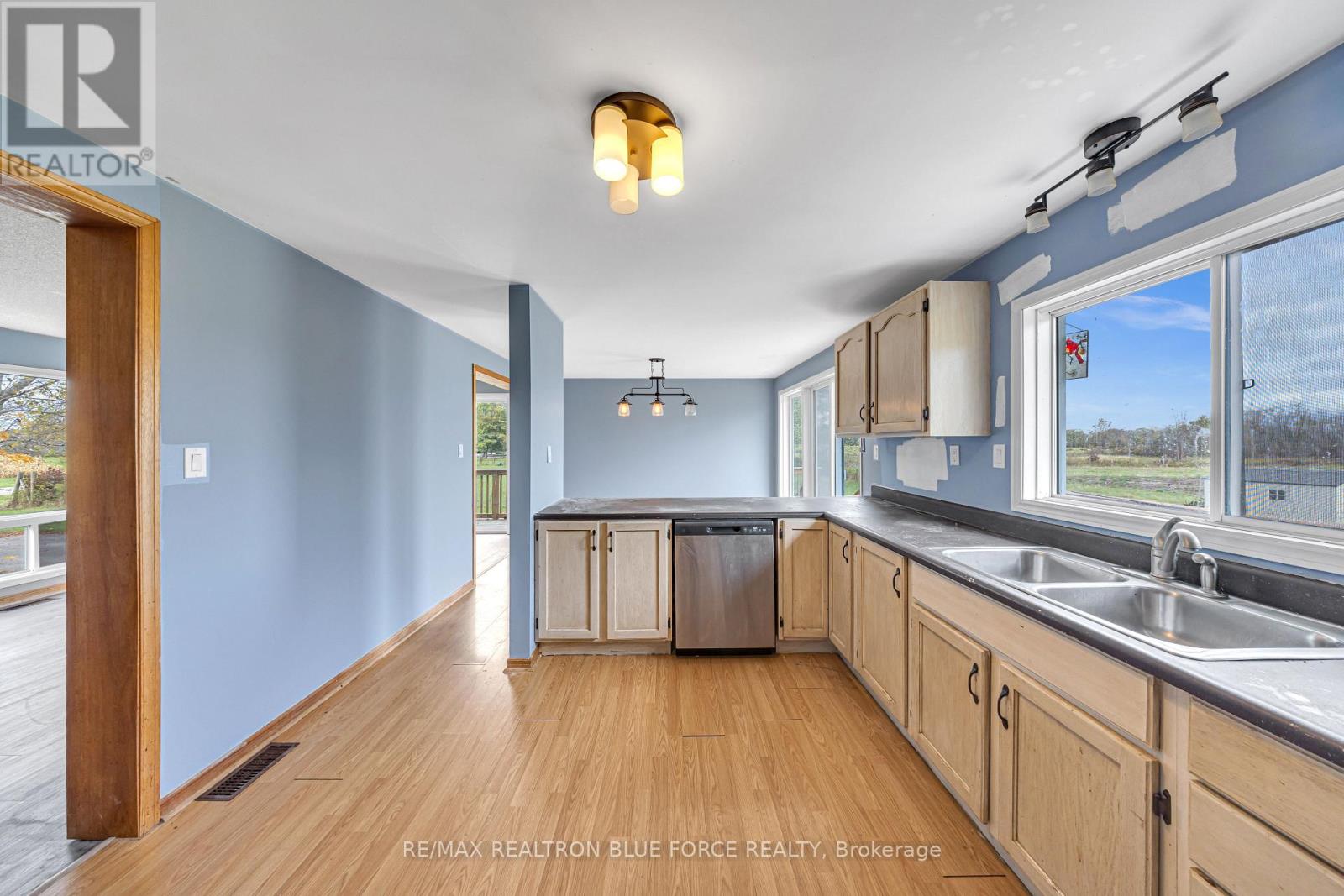 915 Lorraine Road, Port Colborne, Ontario  L3K 5V3 - Photo 19 - X12521252