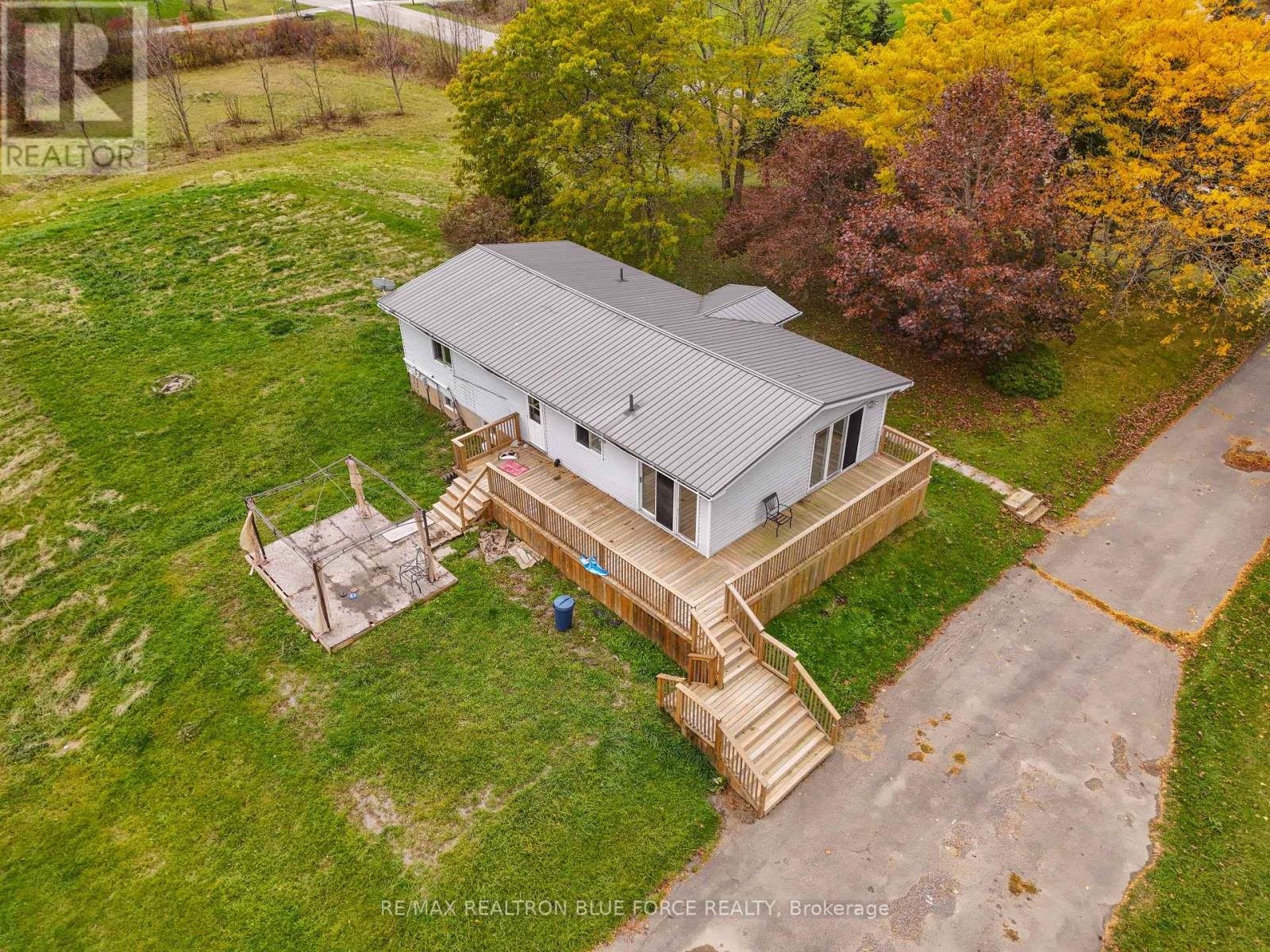 915 Lorraine Road, Port Colborne, Ontario  L3K 5V3 - Photo 3 - X12521252