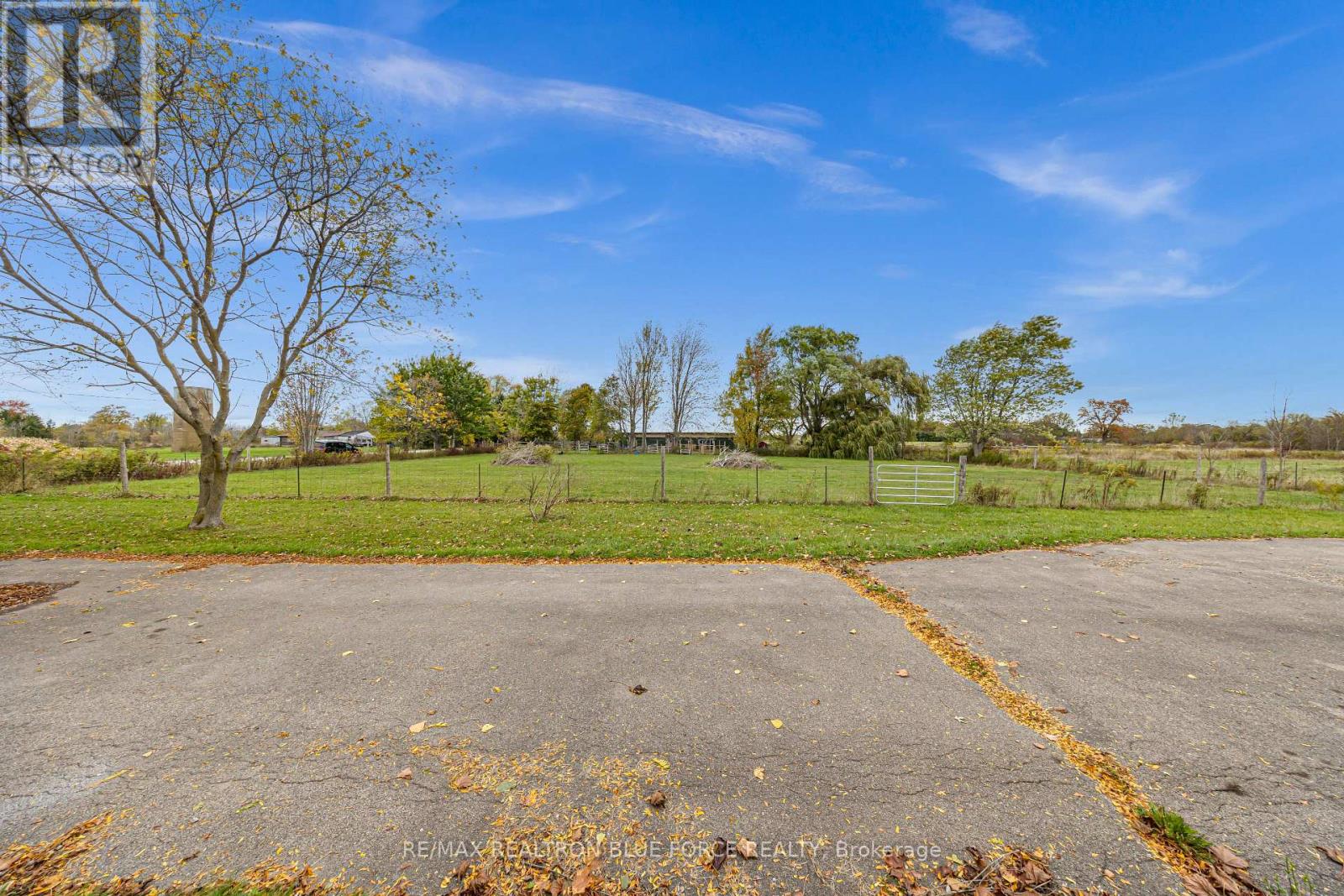 915 Lorraine Road, Port Colborne, Ontario  L3K 5V3 - Photo 43 - X12521252